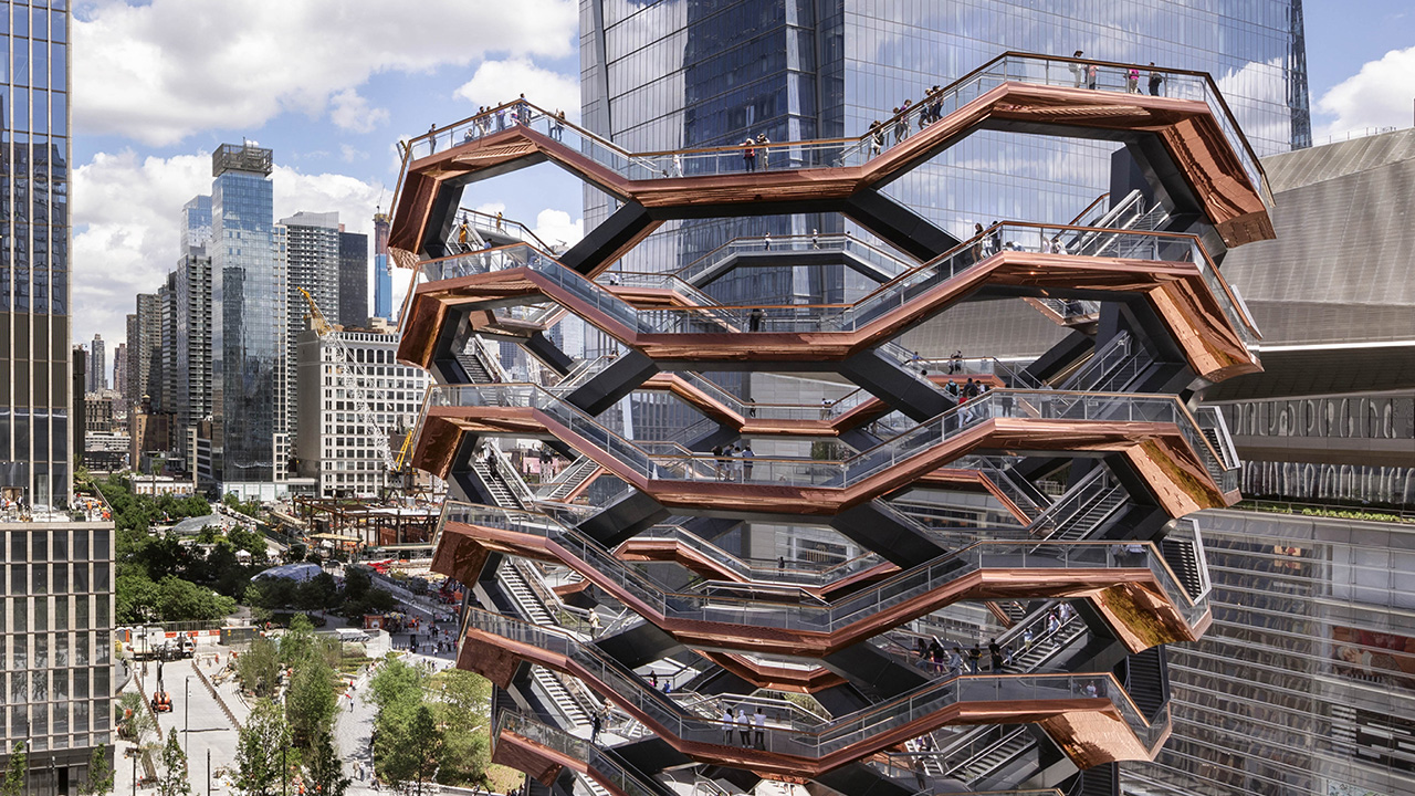 Energy-efficient Cooling at Hudson Yards with Multienergy  Chiller-heaters